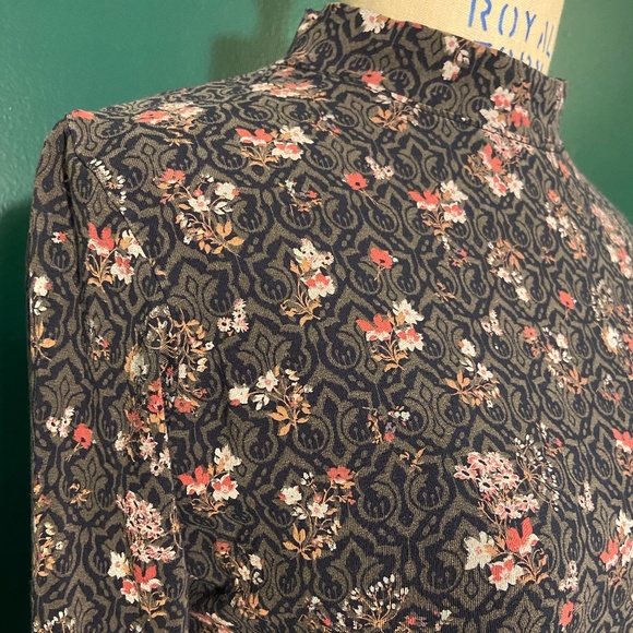 Chic patterned long sleeved shirt - Picture 2 of 2